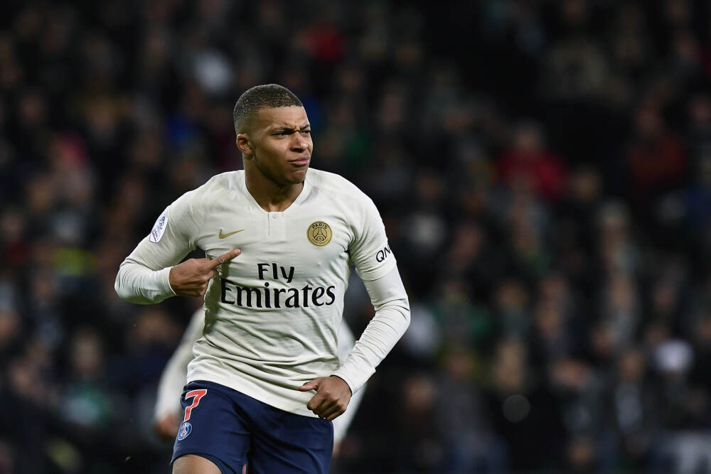 庆祝 AMD 锐龙 Threadripper™ PRO 处理器发布五周年